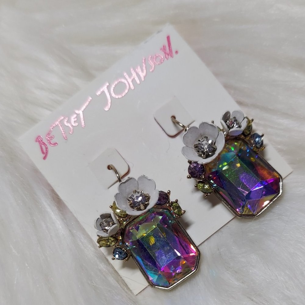 NEW! BETSEY JOHNSON BIG SPARKLY DANGLING EARRINGS
